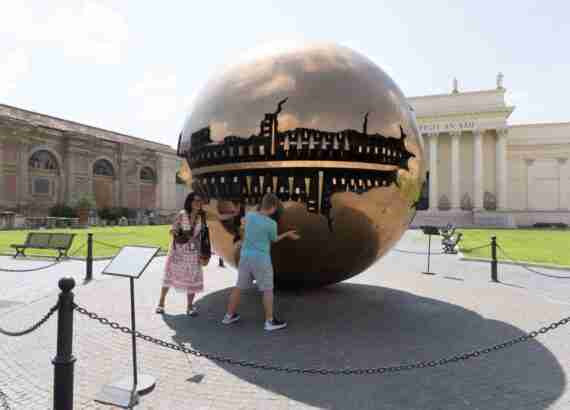 The Vatican Courtyard: How much time do you need for the Vatican Museums?