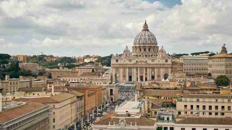 Why Is Vatican a Country? The Fascinating Story Behind the World's Smallest Nation
