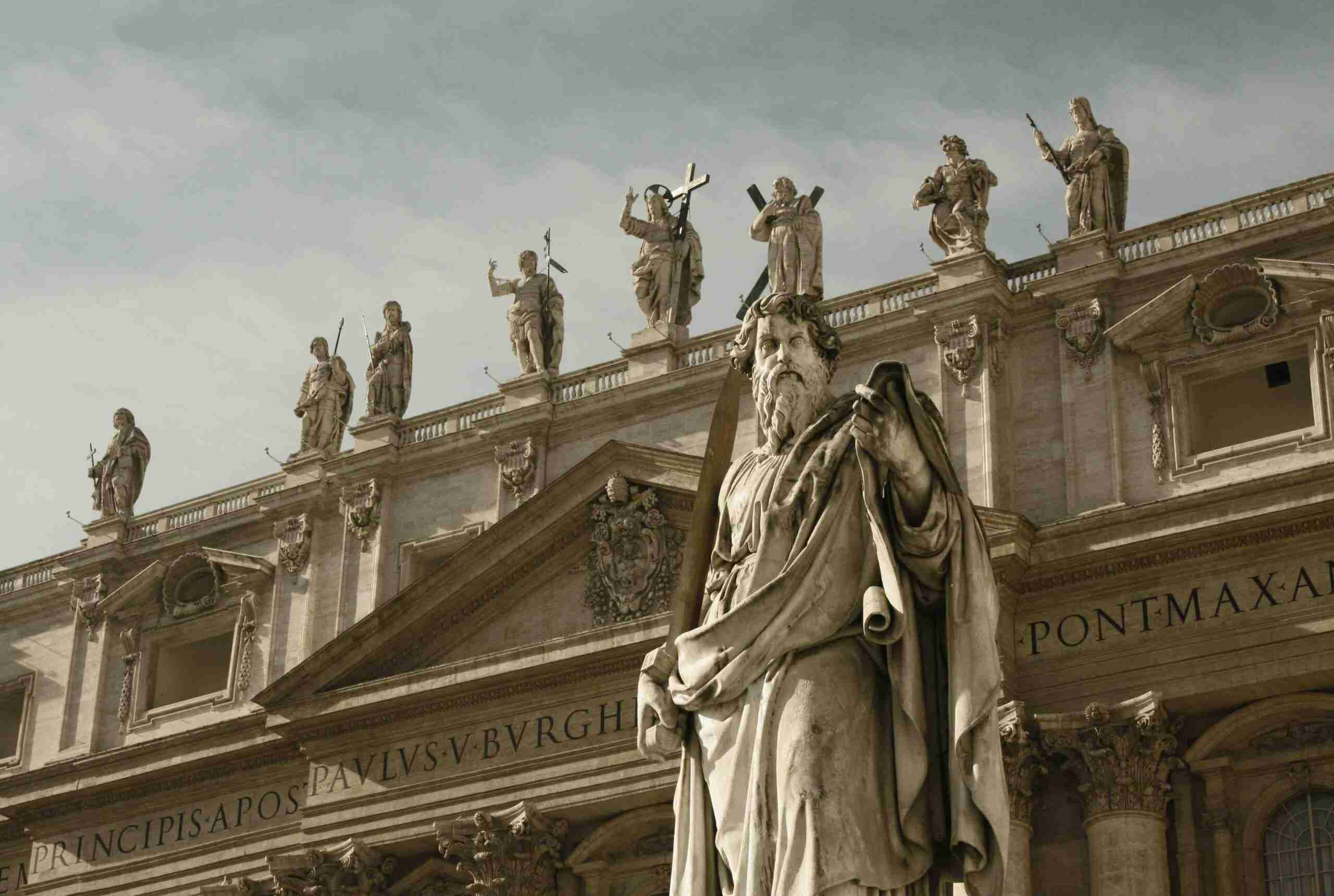 Who was the first pope Where is saint peter buried